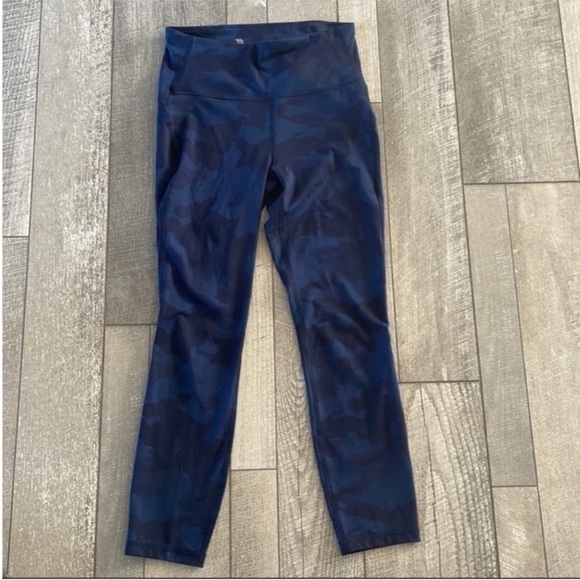 All In Motion Size Small Blue Camouflage High-Waisted Activewear Leggings. - Picture 5 of 5